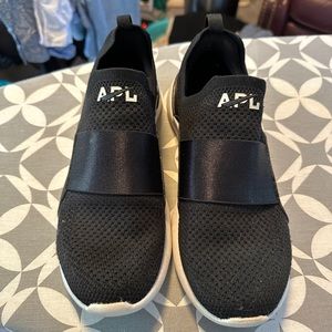 COPY - APL tech loom bliss knit running shoe